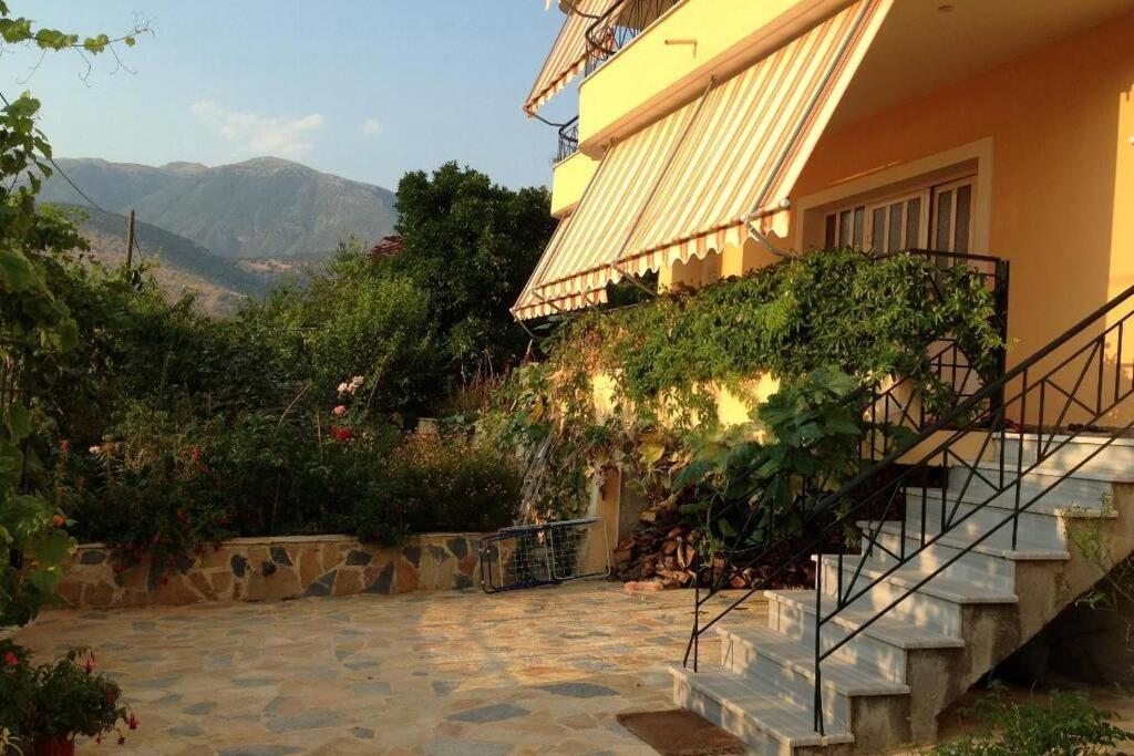 Lina'S Apartment Himare Exterior photo